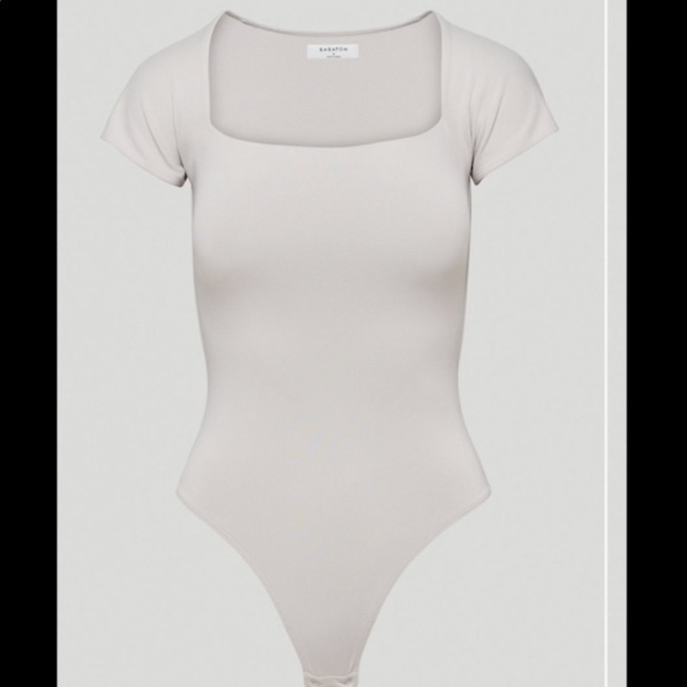 Babaton Contour Squareneck Shortsleeve Bodysuit in Opal Gray